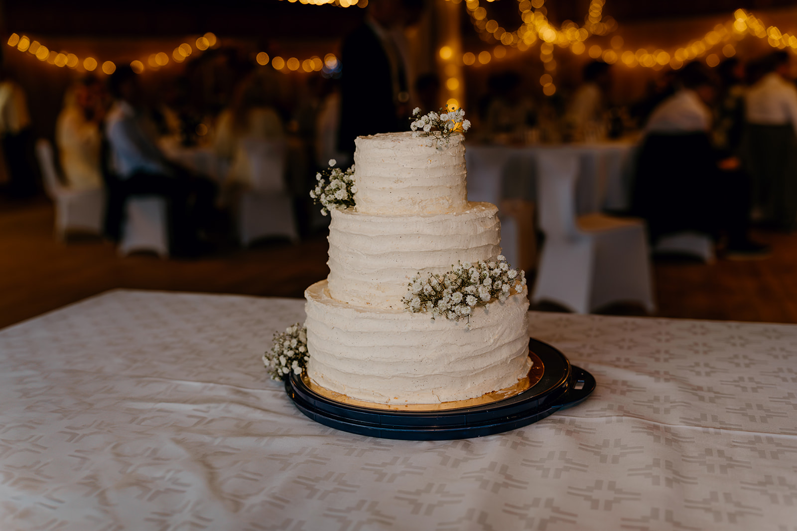 bröllopstårta under bröllopsmiddag